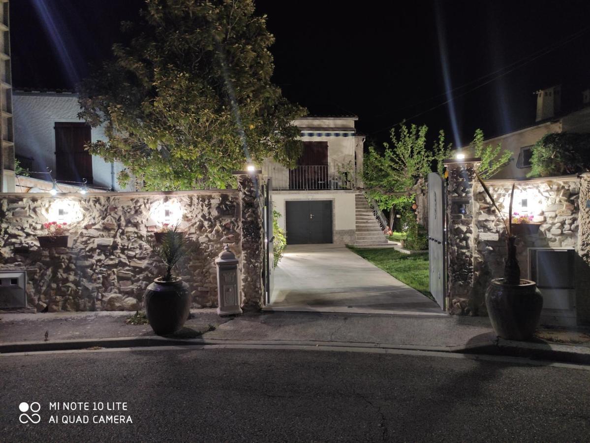 Maison En Rez-de-chaussée,jardin, Très Bien Située Arles