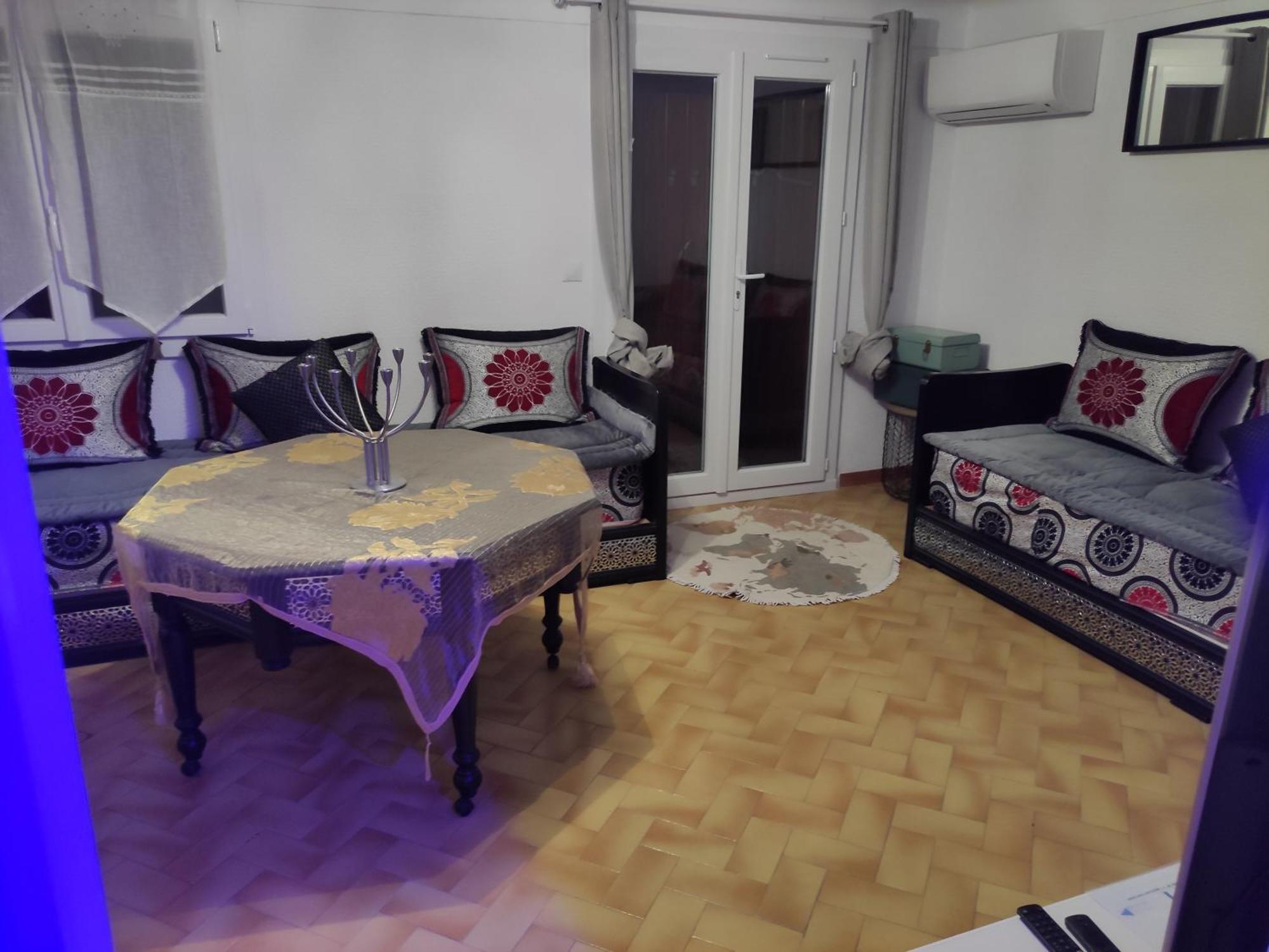 Maison En Rez-de-chaussée,jardin, Très Bien Située Casa vacanze Arles